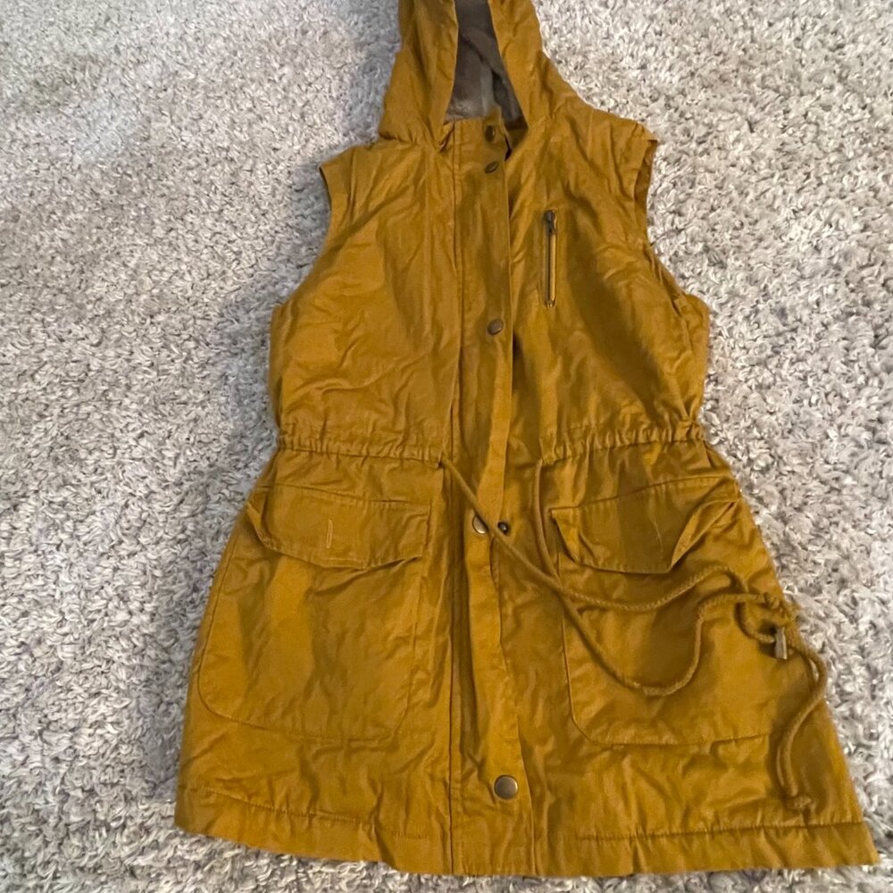 C’EST TOI Mustard Sherpa Lined Utility Hooded Vest Size S - Picture 6 of 7